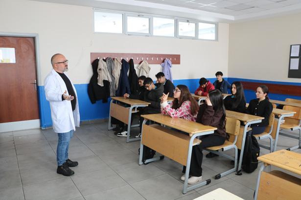 ‘KENDİMİ BURADA DAHA İYİ İFADE EDECEĞİMİ DÜŞÜNÜYORUM’