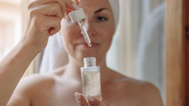 İrin akan sivilcelerinden kurtuldu Çözümü çok basit: İçeriği bu asitle dolu