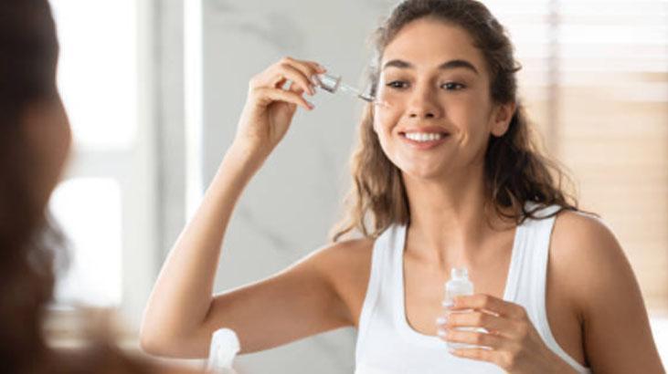 İrin akan sivilcelerinden kurtuldu Çözümü çok basit: İçeriği bu asitle dolu