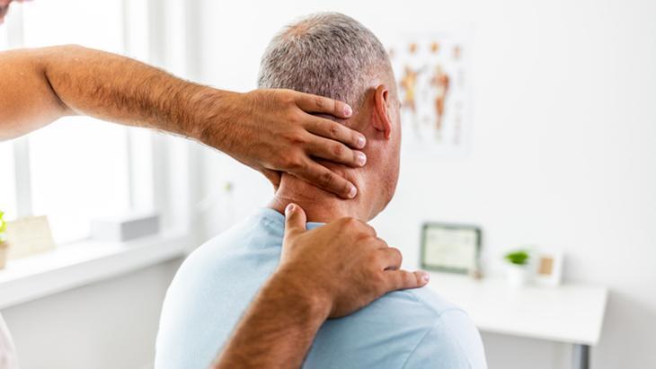 Boyun ağrısında güvenli yöntemler tercih edilmeli