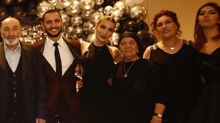 Nişan sonrası romantik paylaşım Aşk gerçek