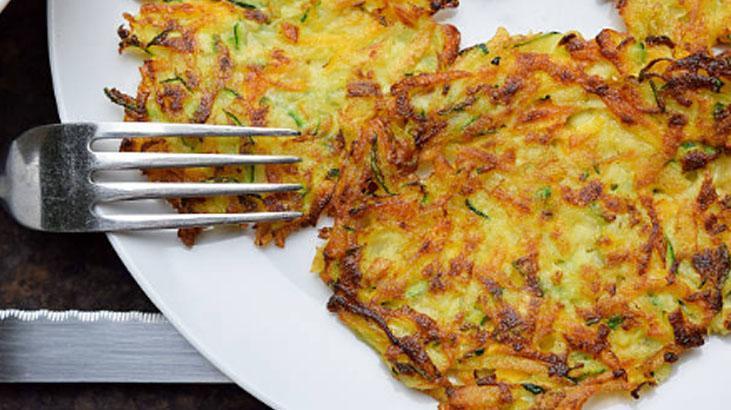 Kabağa taş çıkartan brokoli mücveri tarifi Deneyen mest oluyor, 10 dakika yetiyor Kabağa taş çıkartan brokoli mücveri tarifi Deneyen mest oluyor, 10 dakika yetiyor