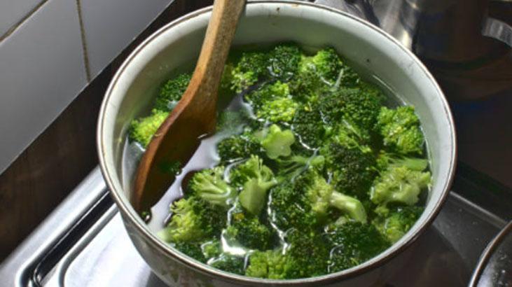 Kabağa taş çıkartan brokoli mücveri tarifi Deneyen mest oluyor, 10 dakika yetiyor Kabağa taş çıkartan brokoli mücveri tarifi Deneyen mest oluyor, 10 dakika yetiyor