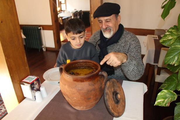 2 BİN  500 YILLIK KEŞKEK TENCERİSİ BULUNDU