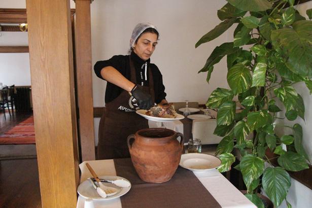Anadoluda 3 bin yıllık tarif 12 saatte hazırlanan kral yemeği