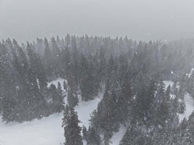 Kent yok oldu Kar kalınlığı 3 metreyi buldu; yağış devam ediyor