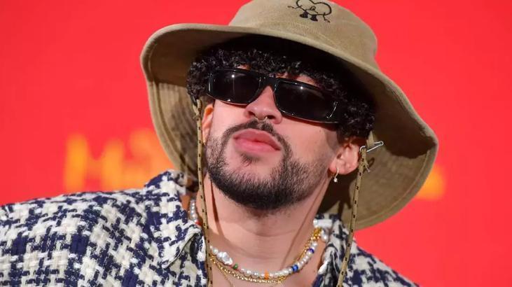 Kasiyerlikten dünya starlığına İşte Super Bowlda sahne alan Bad Bunnynin kariyer yolculuğu... Kasiyerlikten dünya starlığına İşte Super Bowlda sahne alan Bad Bunnynin kariyer yolculuğu...