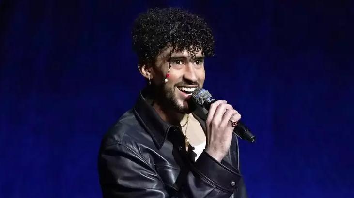 Kasiyerlikten dünya starlığına İşte Super Bowlda sahne alan Bad Bunnynin kariyer yolculuğu... Kasiyerlikten dünya starlığına İşte Super Bowlda sahne alan Bad Bunnynin kariyer yolculuğu...