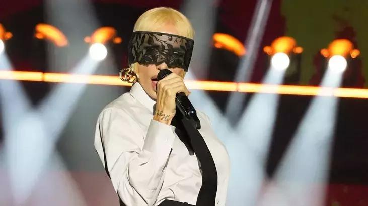 10 yıl sonra eşinin soyadını eklemişti Gülşenden esprili paylaşım