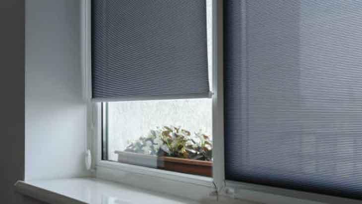 STOR PERDEYİ YIKARKEN KİMYASAL İÇERİKLİ DETERJANLARDAN KAÇININ