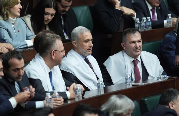 AK Partili kadınlardan Başkan Güneşe şalvarlı destek AK Partili kadınlardan Başkan Güneşe şalvarlı destek