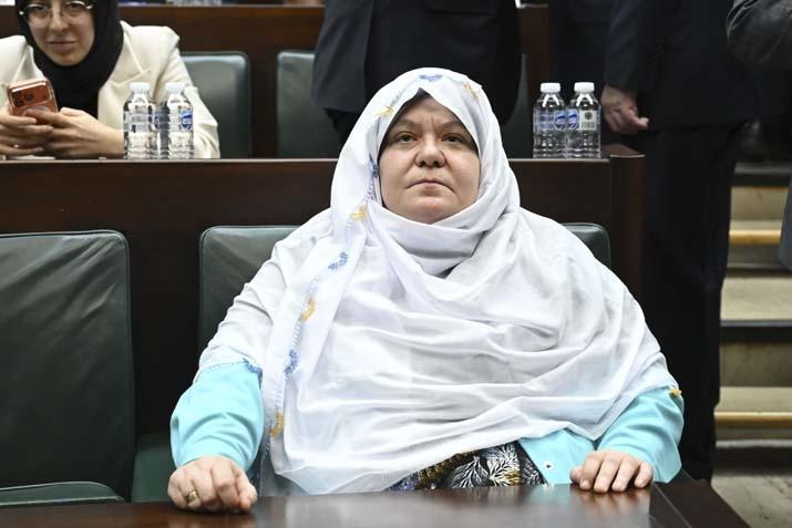 AK Partili kadınlardan Başkan Güneşe şalvarlı destek AK Partili kadınlardan Başkan Güneşe şalvarlı destek
