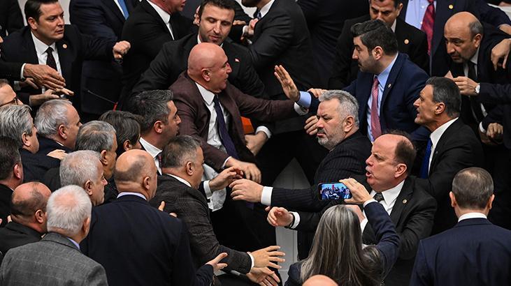 TBMMdeki yemin kavgasında kayıp ayakkabı İşte kavgadan yeni görüntüler