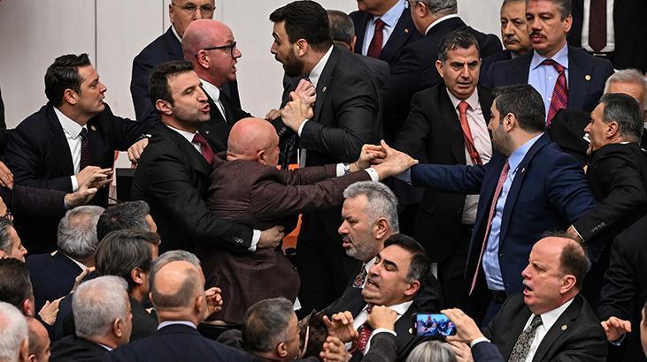 TBMMdeki yemin kavgasında kayıp ayakkabı İşte kavgadan yeni görüntüler