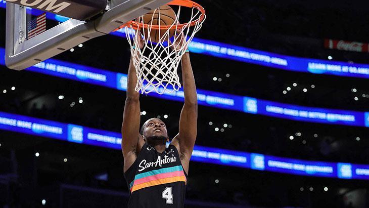 Giannis Antetokounmpoya sakatlık şoku Yerini alacak isim belli oldu Giannis Antetokounmpoya sakatlık şoku Yerini alacak isim belli oldu