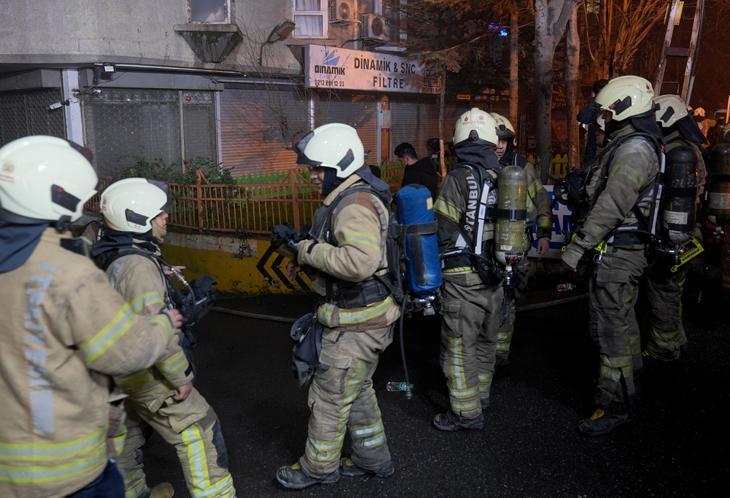 Kağıthanede can pazarı Yardım çığlığı ortalığı inletti: Bana maske gönderin