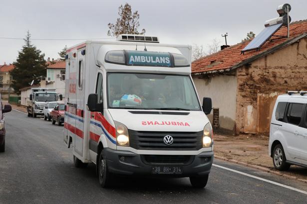 30 kişi tarafından evinden çıkarılan fil hastası, Ankaraya götürüldü /