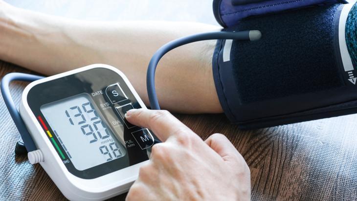 Şikayetim yoktu demeyin Sessizce ilerliyor, tansiyon ölçümüne dikkat