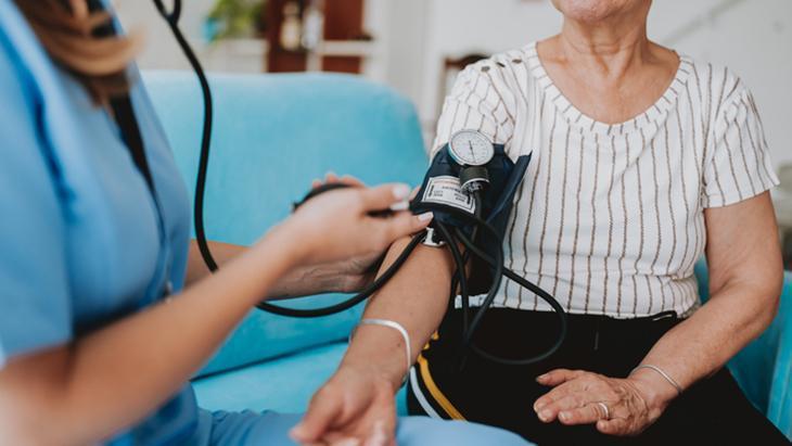 Şikayetim yoktu demeyin Sessizce ilerliyor, tansiyon ölçümüne dikkat