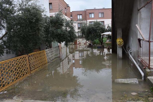 Birçok kenti sağanak vurdu, okullar tatil edildi