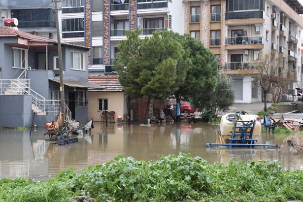 Birçok kenti sağanak vurdu, okullar tatil edildi