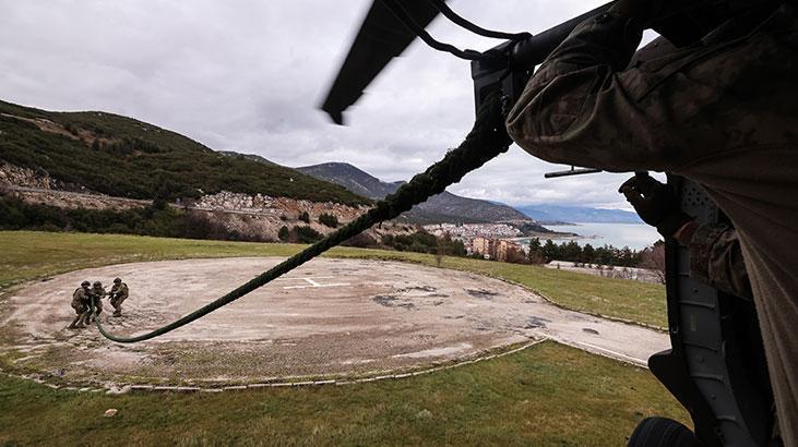 HELİKOPTERDEN İPLE İNİŞ