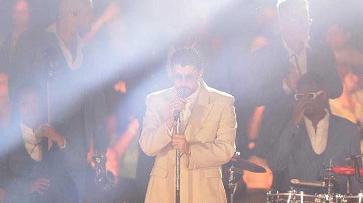 Bad Bunny çılgınlığı Konserine on binlerce kişi katıldı