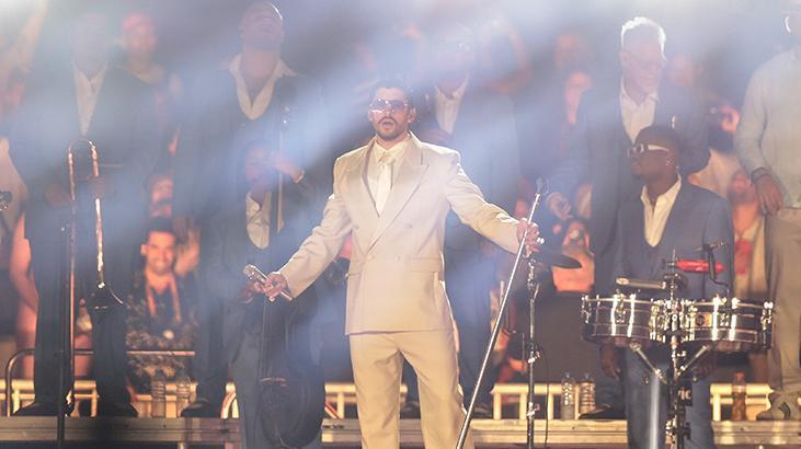 Bad Bunny çılgınlığı Konserine on binlerce kişi katıldı
