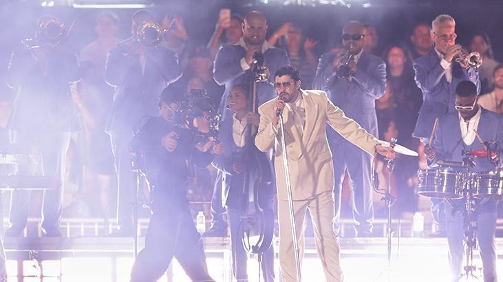 Bad Bunny çılgınlığı Konserine on binlerce kişi katıldı