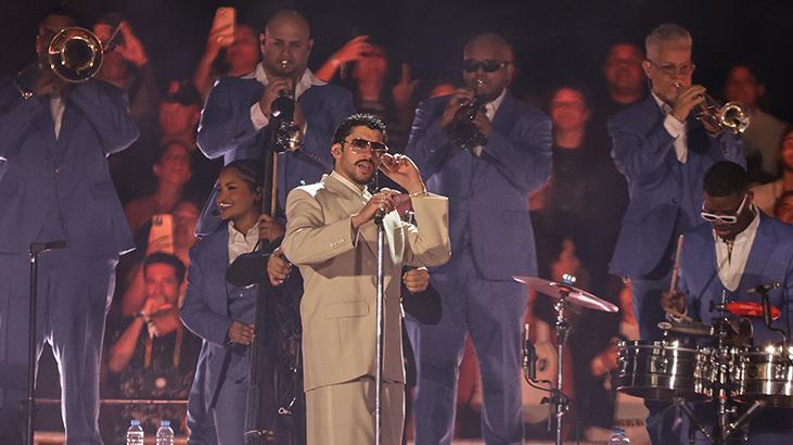 Bad Bunny çılgınlığı Konserine on binlerce kişi katıldı