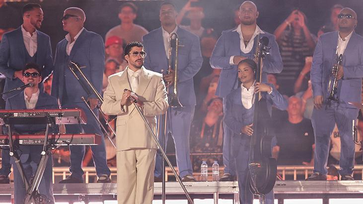 Bad Bunny çılgınlığı Konserine on binlerce kişi katıldı