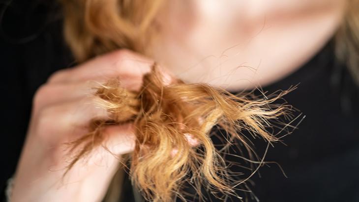 Saç tellerini güçlendirip hacim veriyor Evde bu maskeyi yapmak çok kolaymış