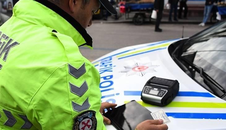 YENİ TRAFİK CEZALARI LİSTESİ 2026 | Kırmızı ışık ihlali, ehliyetsiz araç kullanma cezası, hız sınırı aşımı cezası ne kadar oldu