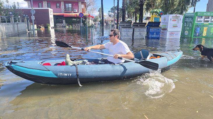 Köyceğiz Gölü taştı, vatandaşlar sokaklarda kanolarla gezdi