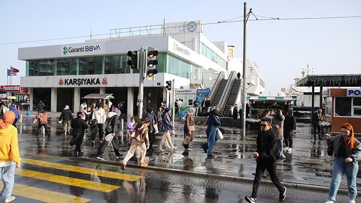 İzmirde fırtına nedeniyle deniz taştı