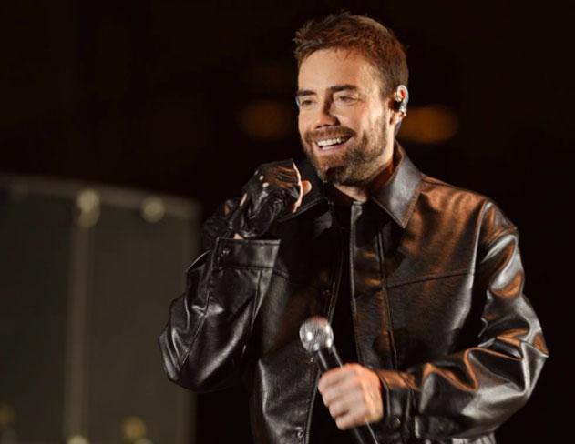 Murat Dalkılıç’ın konserinde pantolon krizi Annem altıma yaptığımı zannetmiş’