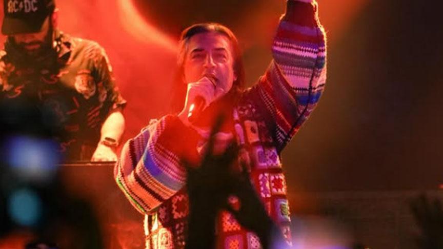 BEN SİZİN BİLDİĞİNİZ ARKADAŞLARDAN DEĞİLİM BEN SİZİN BİLDİĞİNİZ ARKADAŞLARDAN DEĞİLİM