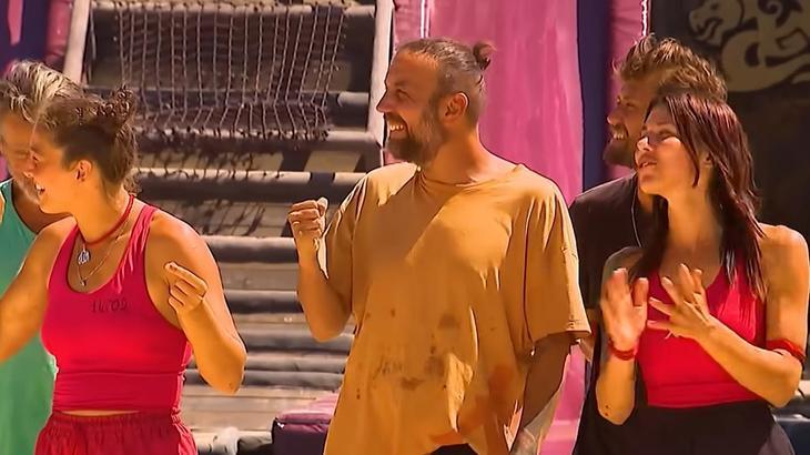 SURVIVOR KİM KAZANDI Survivor ödül oyununu hangi takım kazandı ve eleme adayı kim oldu Ünlüler - Gönüllüler son bölüm