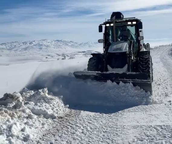 Kar kalınlığı 3 metreyi aştı Beyaz kabus geri dönüyor, evler kara gömüldü