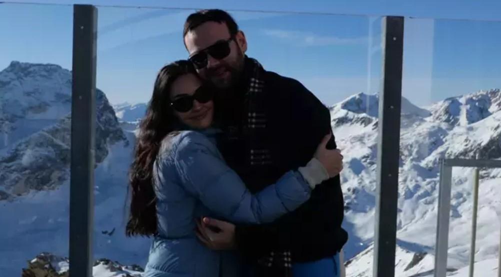 Mutlulukları gözlerinden okundu Esra Bilgiç ve Faruk Sabancı çiftinden romantik kareler