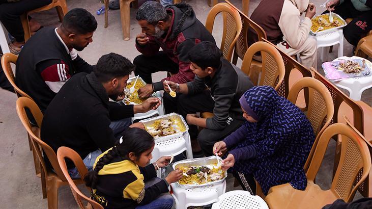 Gazzedeki Filistinlilerden buruk Ramazan sevinci