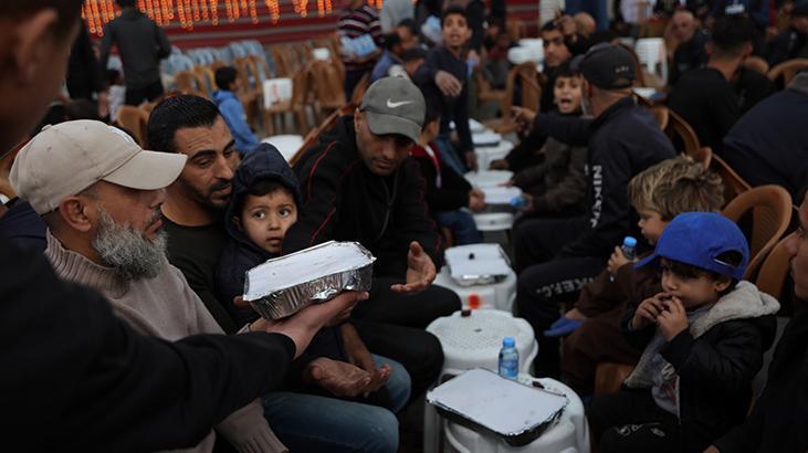 Gazzedeki Filistinlilerden buruk Ramazan sevinci