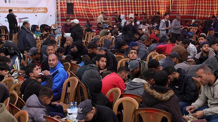 Gazzedeki Filistinlilerden buruk Ramazan sevinci