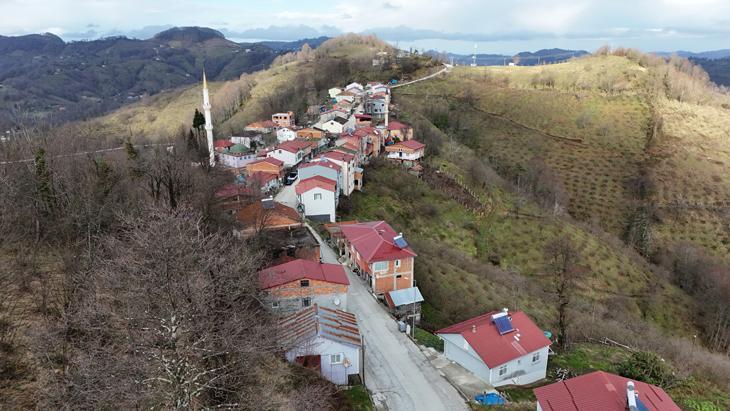 Karadeniz fıkrası gibi mahalle Komşular bir adımla il değiştiriyor, bir dakika farkla iftar açıyor