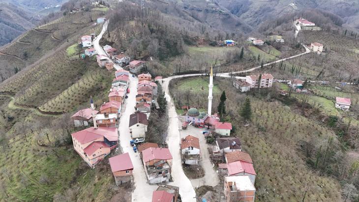 Karadeniz fıkrası gibi mahalle Komşular bir adımla il değiştiriyor, bir dakika farkla iftar açıyor