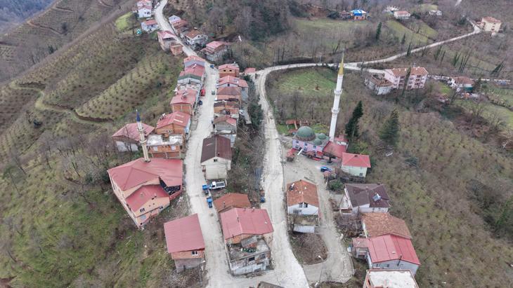 Karadeniz fıkrası gibi mahalle Komşular bir adımla il değiştiriyor, bir dakika farkla iftar açıyor