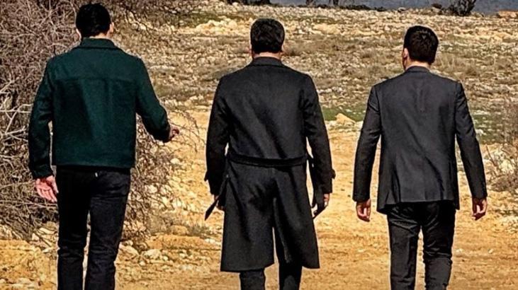 Atakan Özkaya setten paylaştı Uzak Şehirin yıldızları bir arada