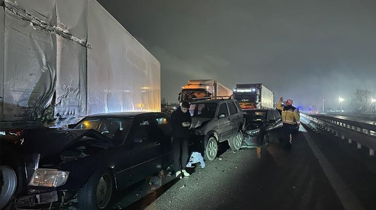 Anadolu Otoyolunda 16 araç birbirine girdi Zincirleme kazada çok sayıda yaralı var