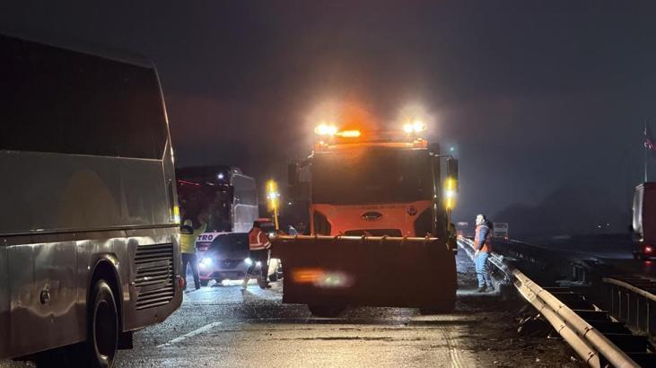Anadolu Otoyolunda 16 araç birbirine girdi Zincirleme kazada çok sayıda yaralı var