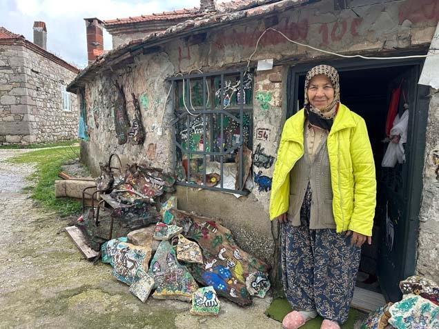 74 yaşında Okuma yazması yok ama evini gören şoke oluyor Üzüldüğünde ve sevindiğinde ilk yaptığım şey
